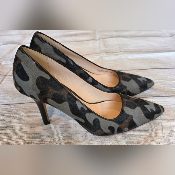 Cole Haan Size 8 Bradshaw Grey Camo Point Toe Heels Dyed Calf Hair Brazil Origin - Picture 1 of 11